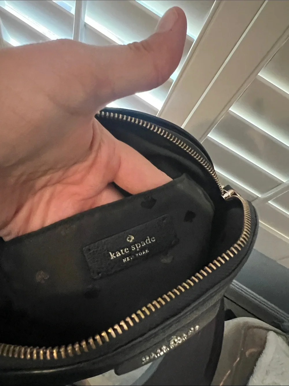♠️ Kate Spade, Black Pebbled Leather Dome Crossbody, EUC - Picture 7 of 10